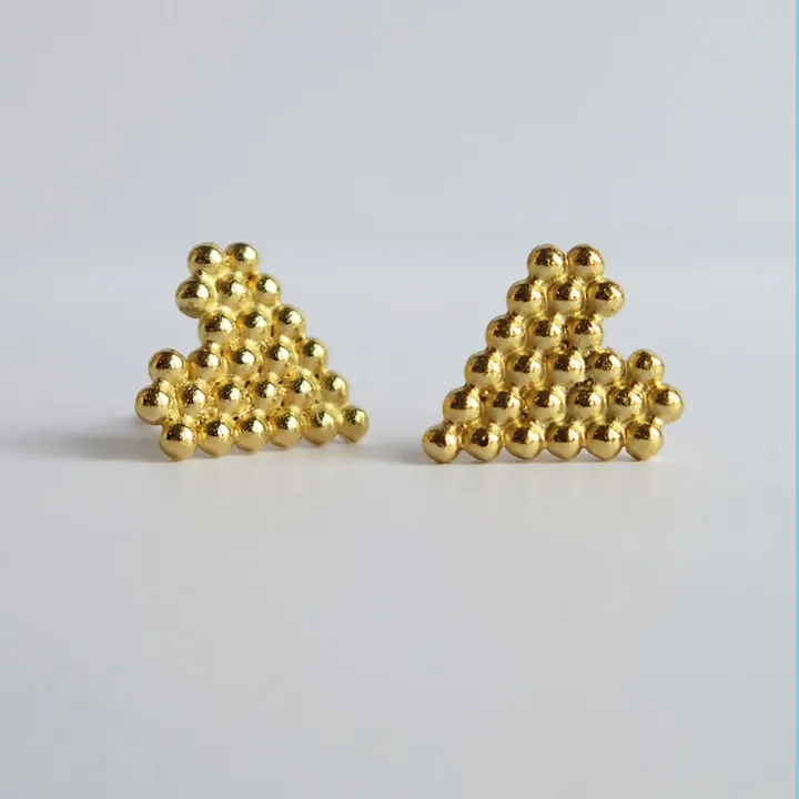 Ohrstecker - gepunktetes Herz - mittel - gold