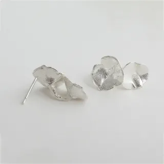 Ohrstecker Zwei Blütenblätter - silber