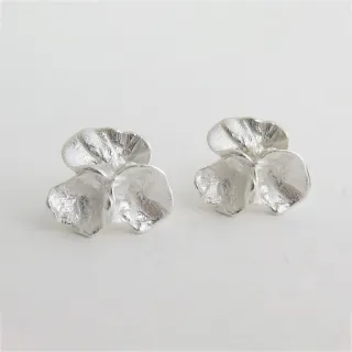 Ohrstecker Drei Blütenblätter - silber