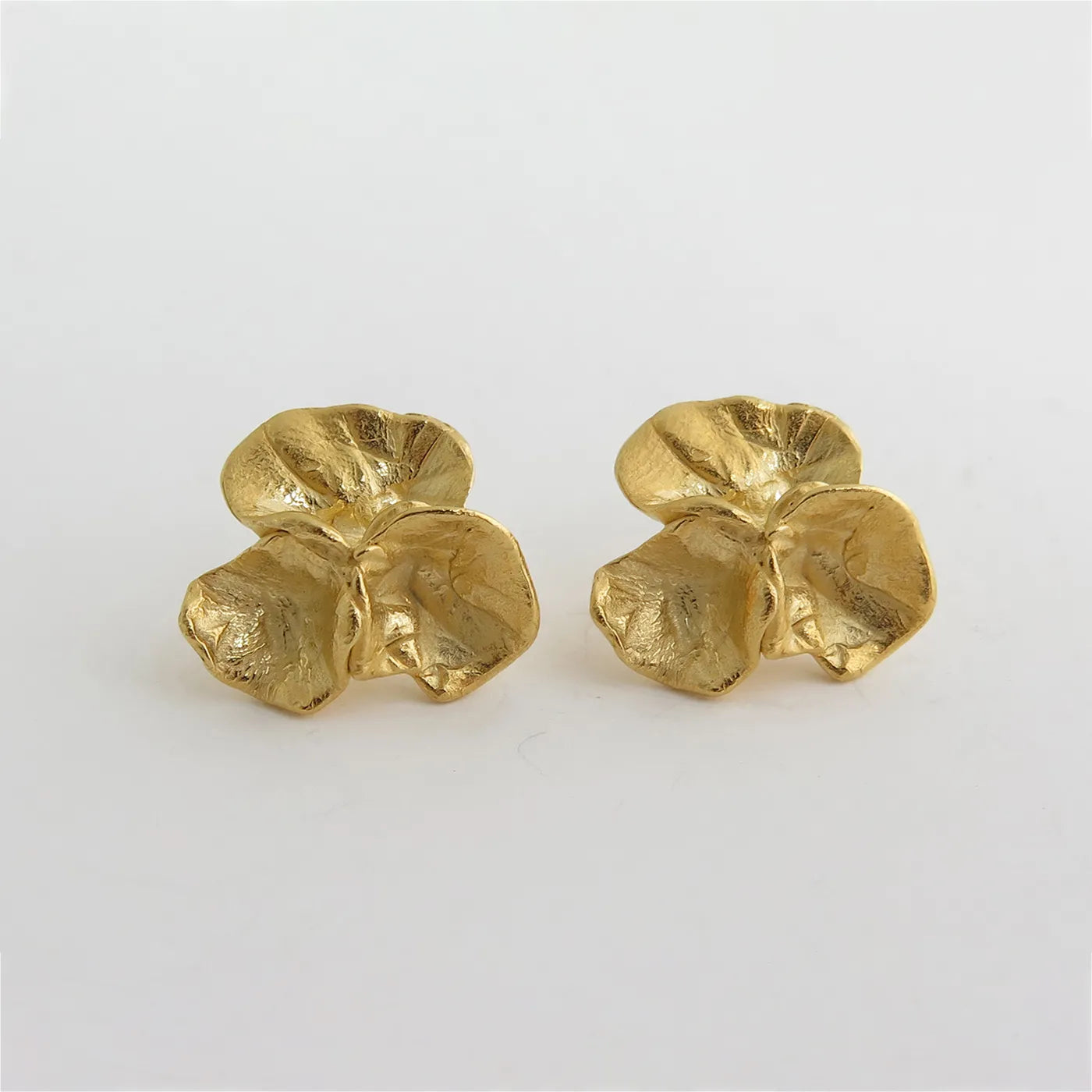 Ohrstecker Drei Blütenblätter - gold