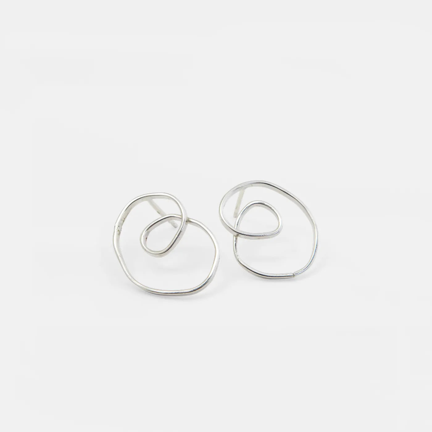 Ohrstecker Skizze mittlere Schleife - silber