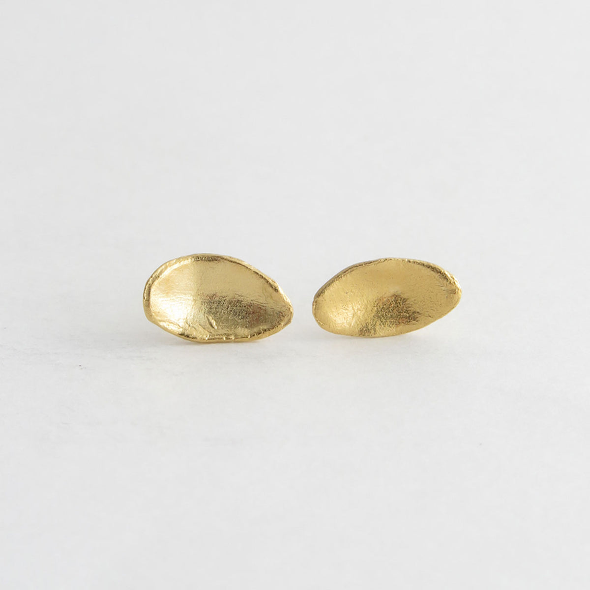 Produktbild - Ohrstecker Kleine Blätter - gold